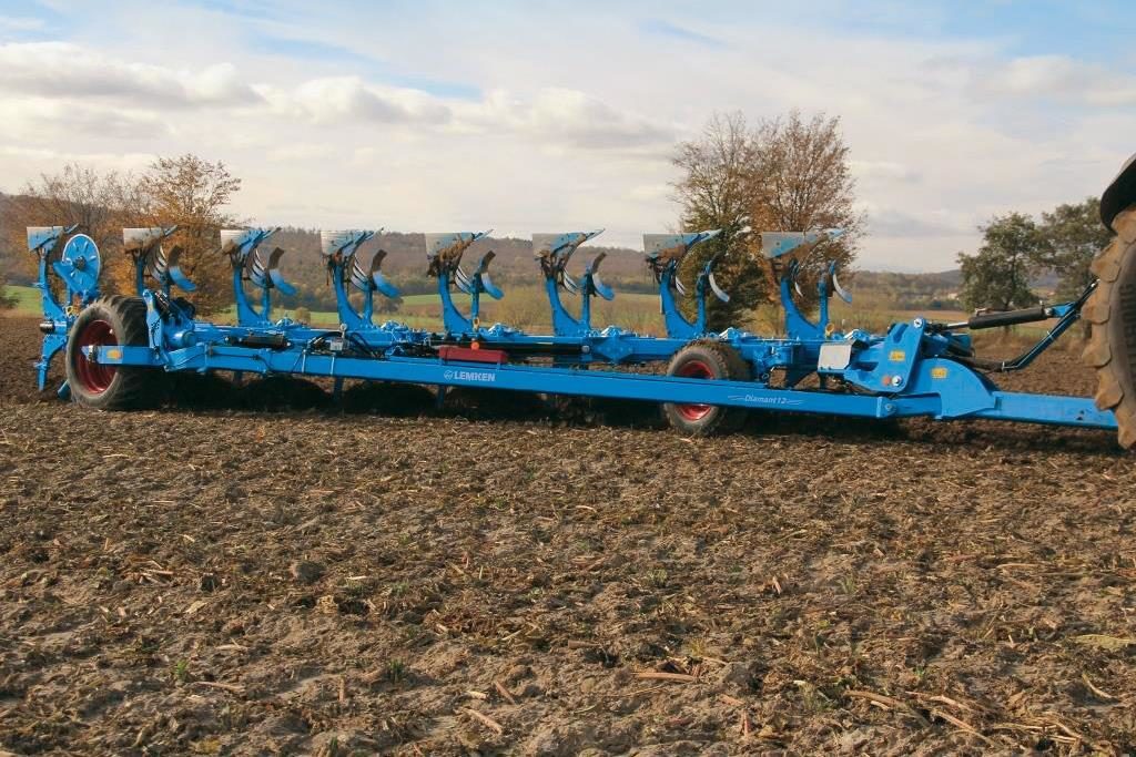 Semi-mounted Reversible Ploughs